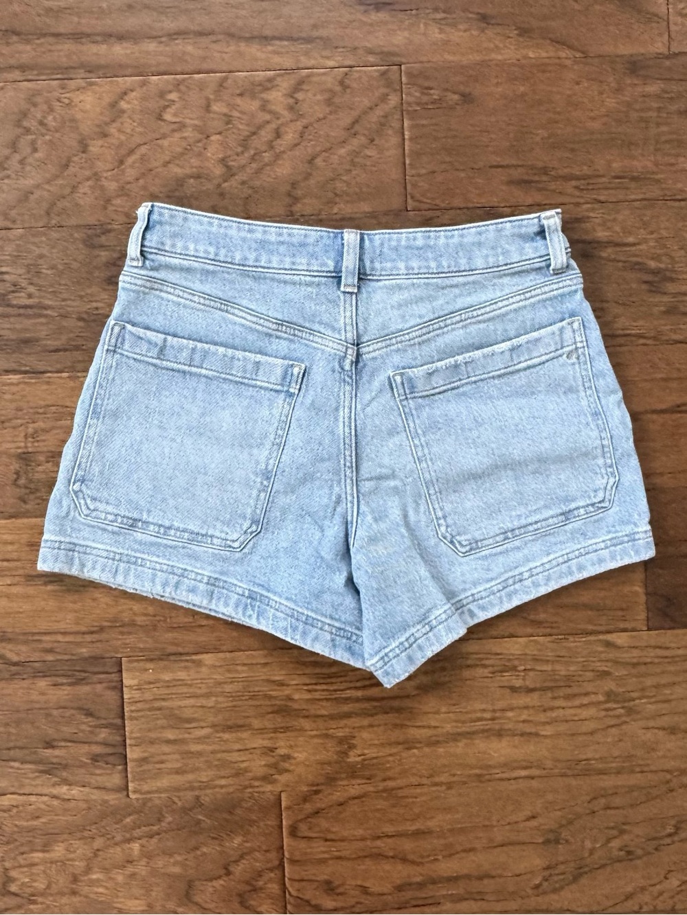 NWOT Madewell Denim Patch Pocket Emmett Shorts in Kara Wash - Picture 2 of 5